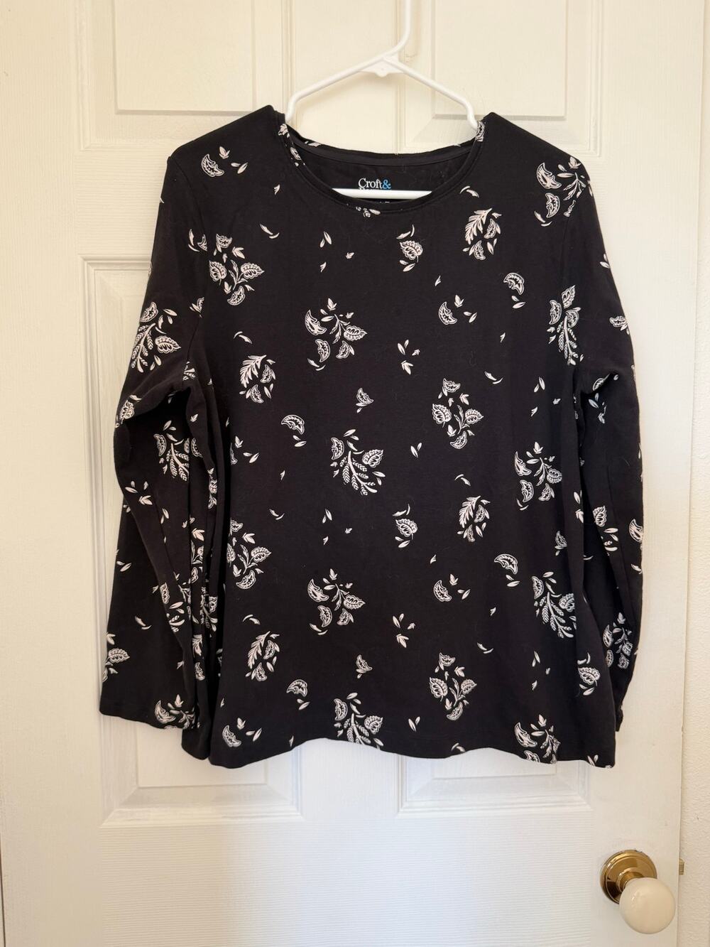 Croft & Barrow Women’s XXL Black White Floral Long Sleeve Cotton Tee
